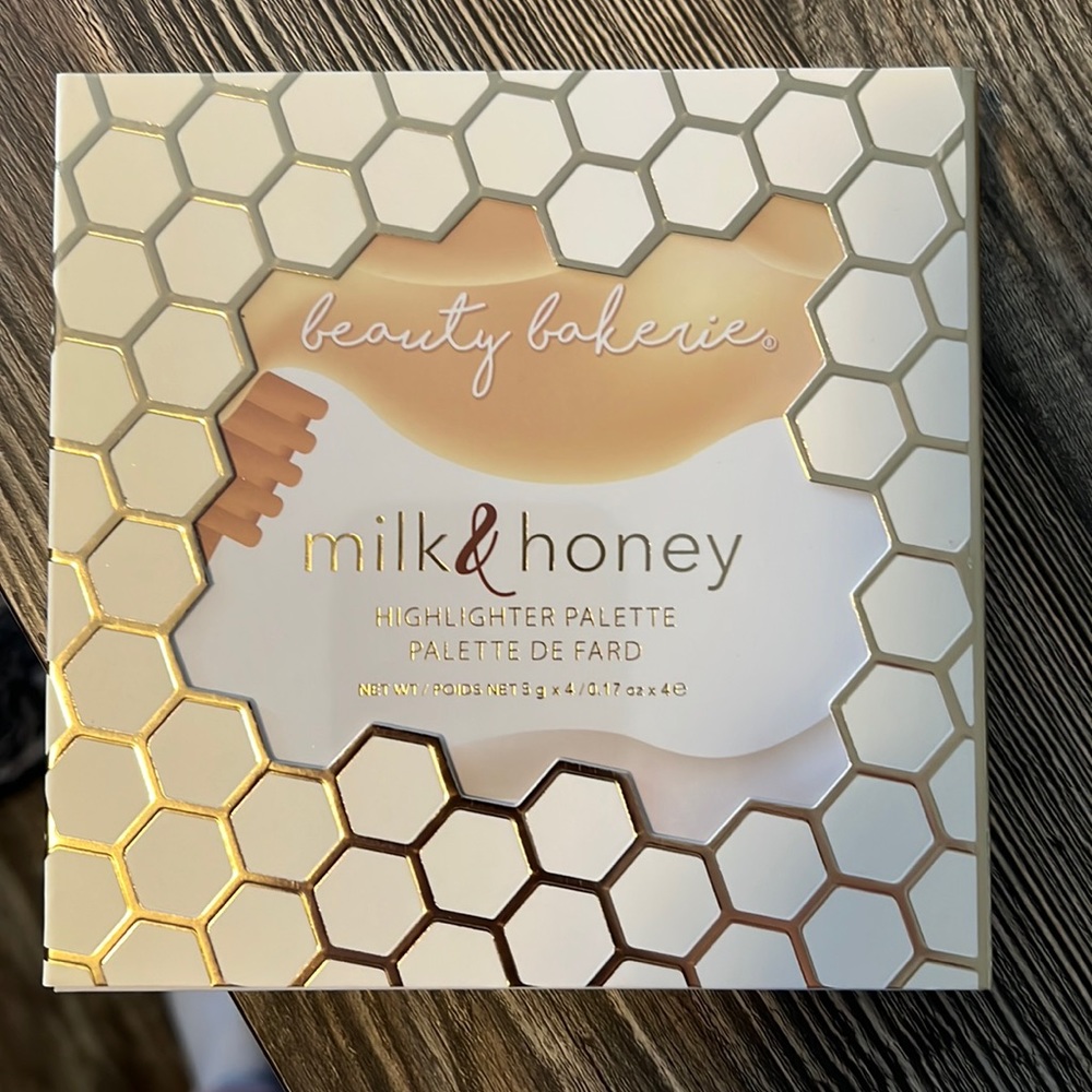 BRand new highlighter palette by Beauty Bakery